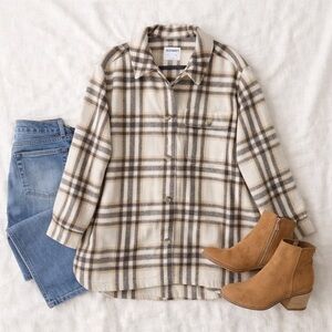 Old Navy Plaid Shacket Overshirt Jacket XL Cream Brown Button Front Cabincore